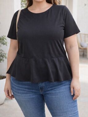 SHEIN Black Short-Sleeve Peplum Tunic Top